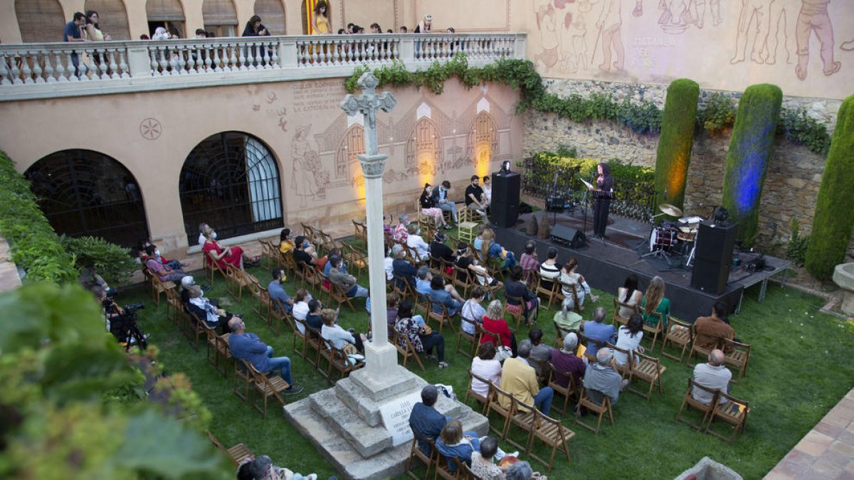 Imatge d'arxiu d'una activitat al jardí del Museu de la VIla Rural.