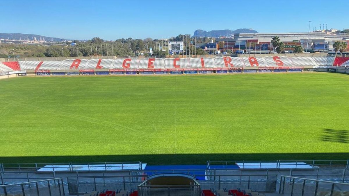 L'estadi Nuevo Mirador on juga l'Algeciras CF és un dels estadis on jugaran els grana per primera vegada aquest any.