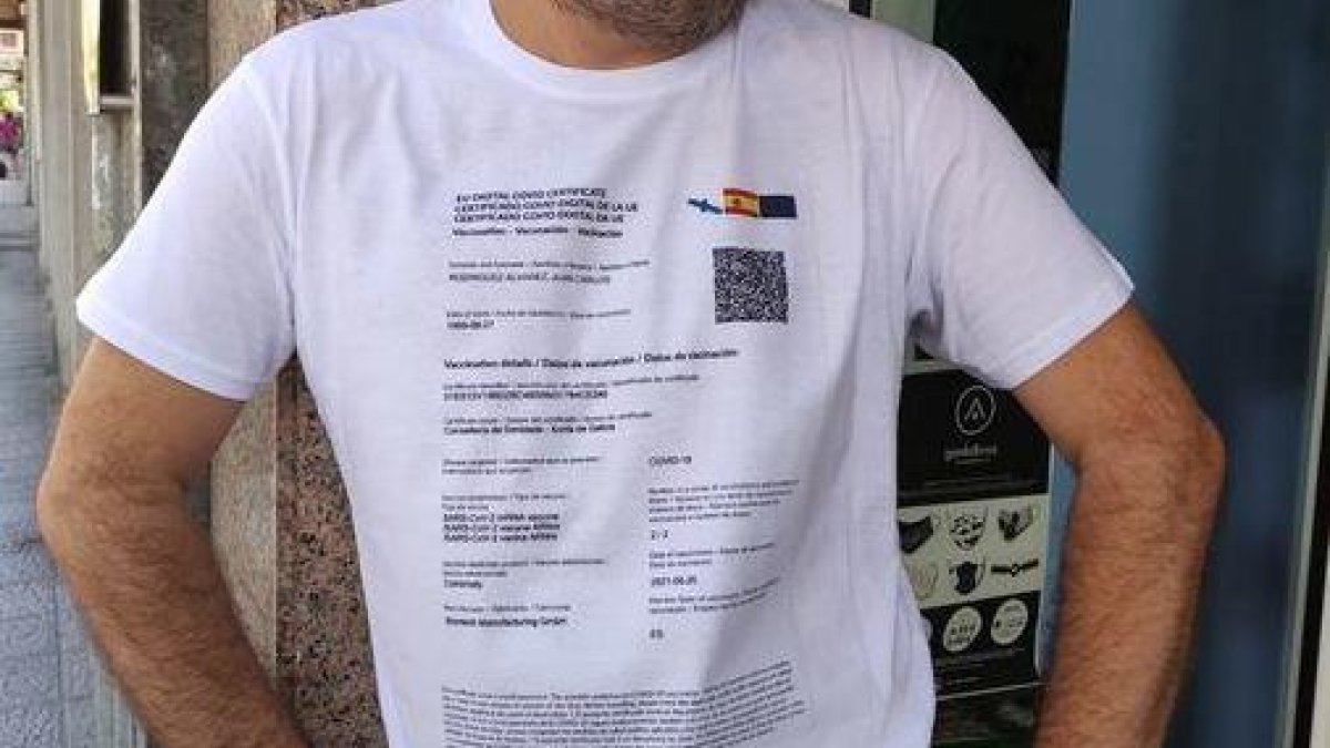 La camiseta con el certificado covid