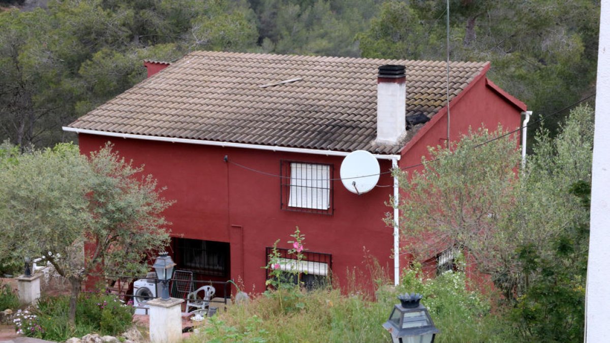 Vivienda de la Bisbal del Penedès donde una mujer ha sufrido quemaduras mortales presuntamente provocadas por su pareja.