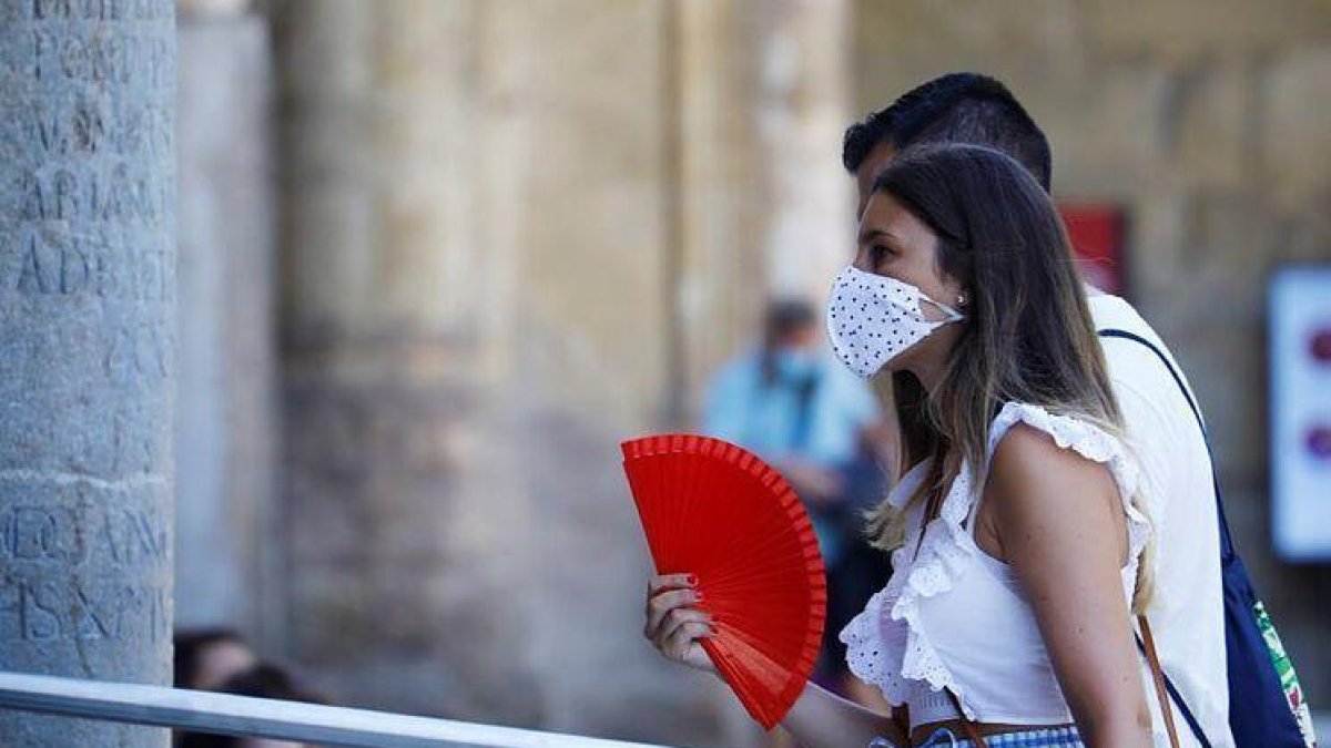 La OMS sigue considerando vital el uso de las mascarillas.