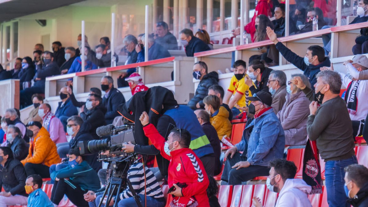 Aficionats al Nou Estadi aquest passat diumenge.