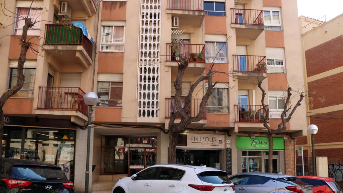 El número 11 del carrer Pin i Soler de Tarragona, on vivia la dona de 91 anys víctima d'homicidi.