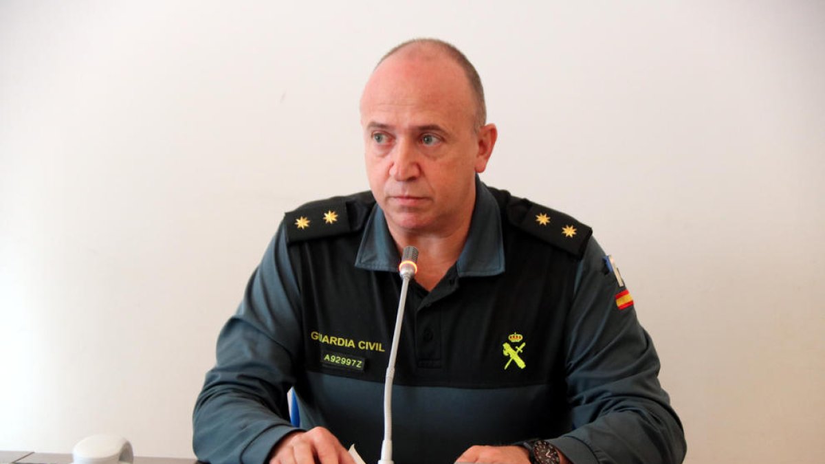 El teniente coronel Jordi Verger, jefe de la comandancia de la Guardia Civil de Tarragona, en rueda de prensa.