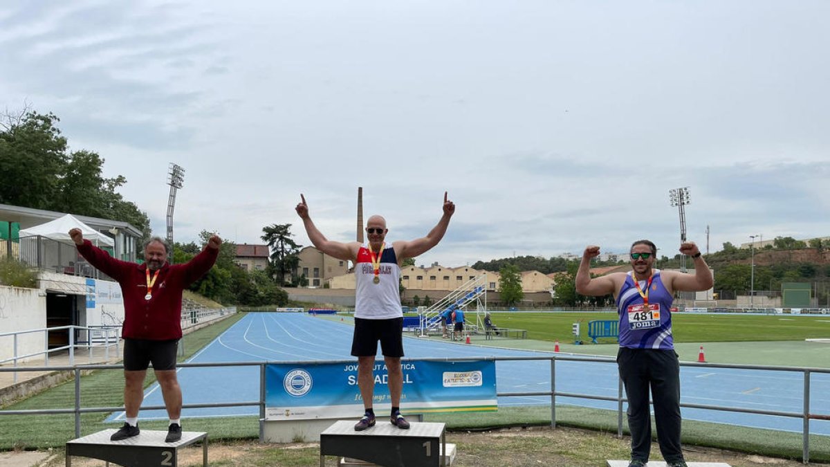 El atleta Dídac Expósito, en el podio.