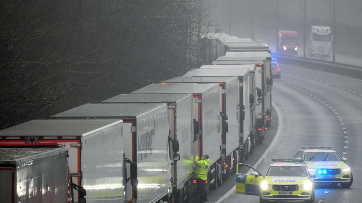 Camions bloquejats pel tancament de la frontera entre el Regne Unit i França, el passat 21 de desembre