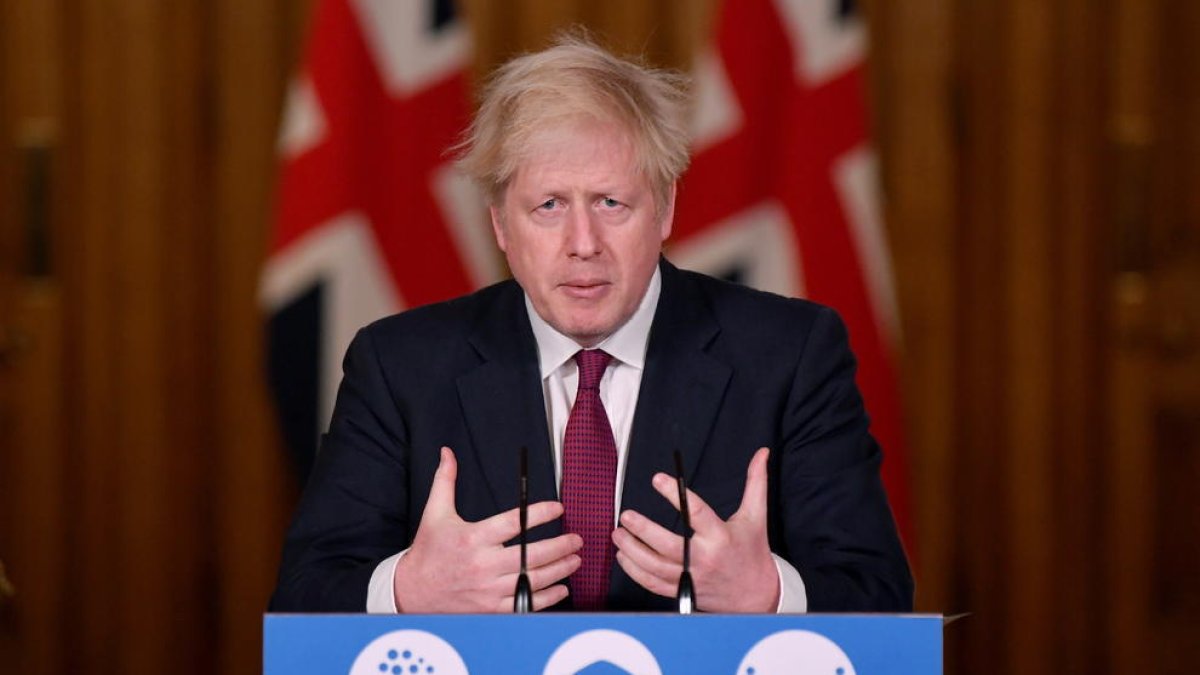 El primer ministro británico, Boris Johnson, anunciando las nuevas restricciones que se aplican a Londres y otras partes de Inglaterra.