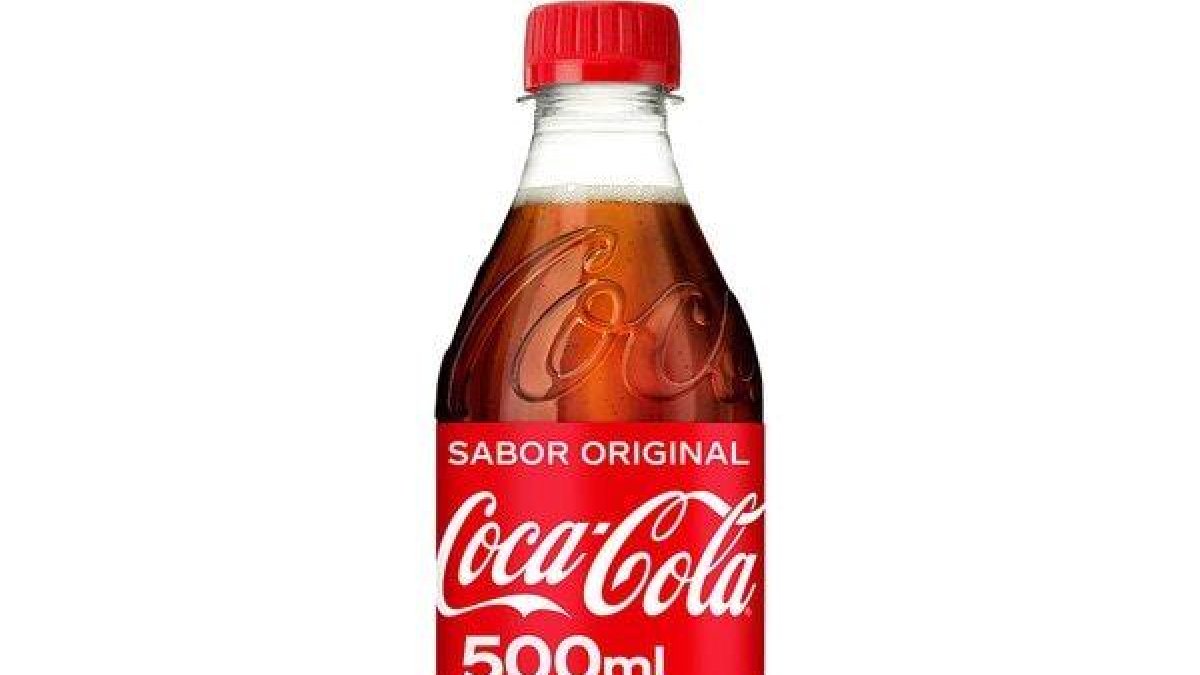 Una ampolla de coca-cola de 50cl.