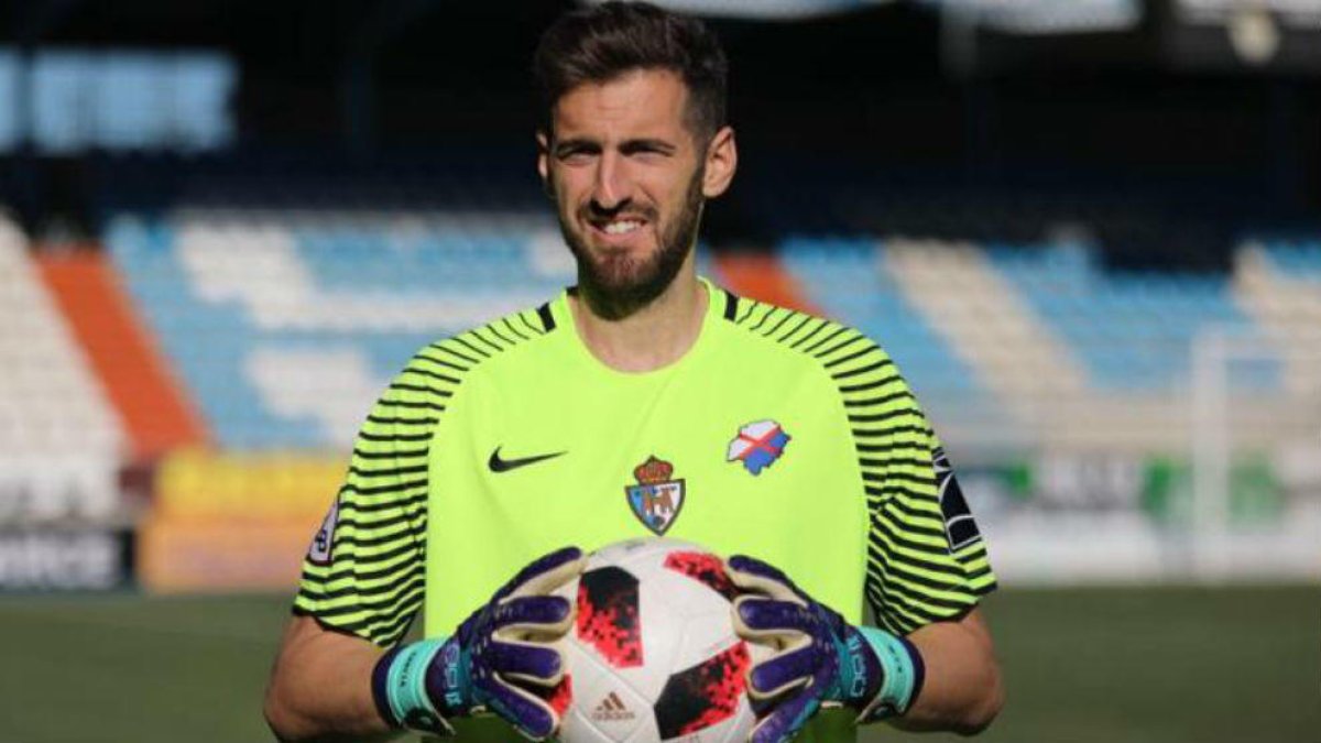 Manu García, durante un momento de su etapa en la Ponferradina.