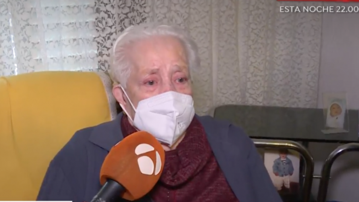 Captura de la entrevista a Espejo público a Rosario, la anciana desnonada per error.