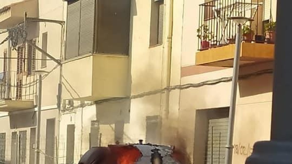 Se quema un contenedor en el barrio de Bonavista