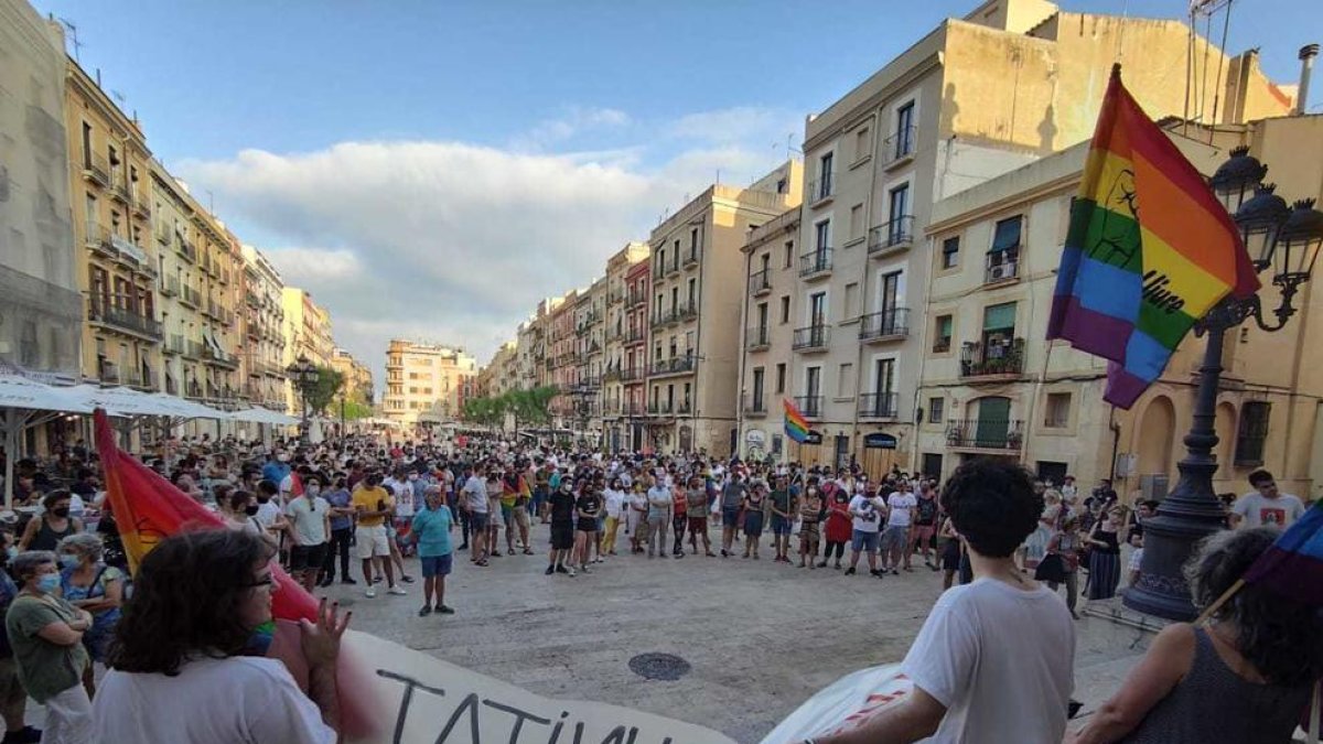 Imatge de la concentració a la plaça de la Font de Tarragona.