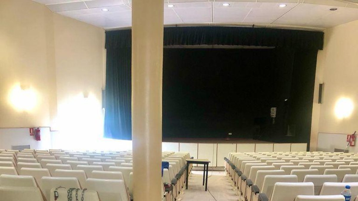 Imatge de l'estat de la sala del teatre.