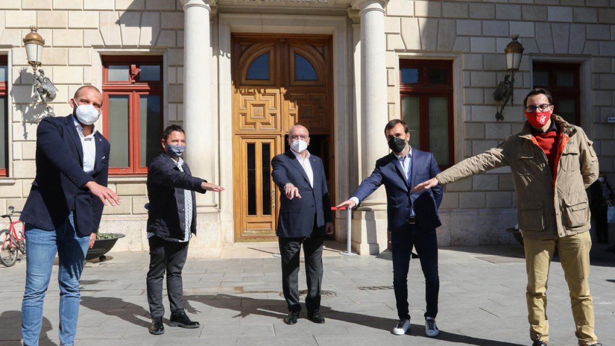 Imatge d'arxiu de la presentació de l'aliança entre el CF Reddis, la Fundació Futbol Base Reus, la Plataforma Sempre Reus 1909 i l'Ajuntament.