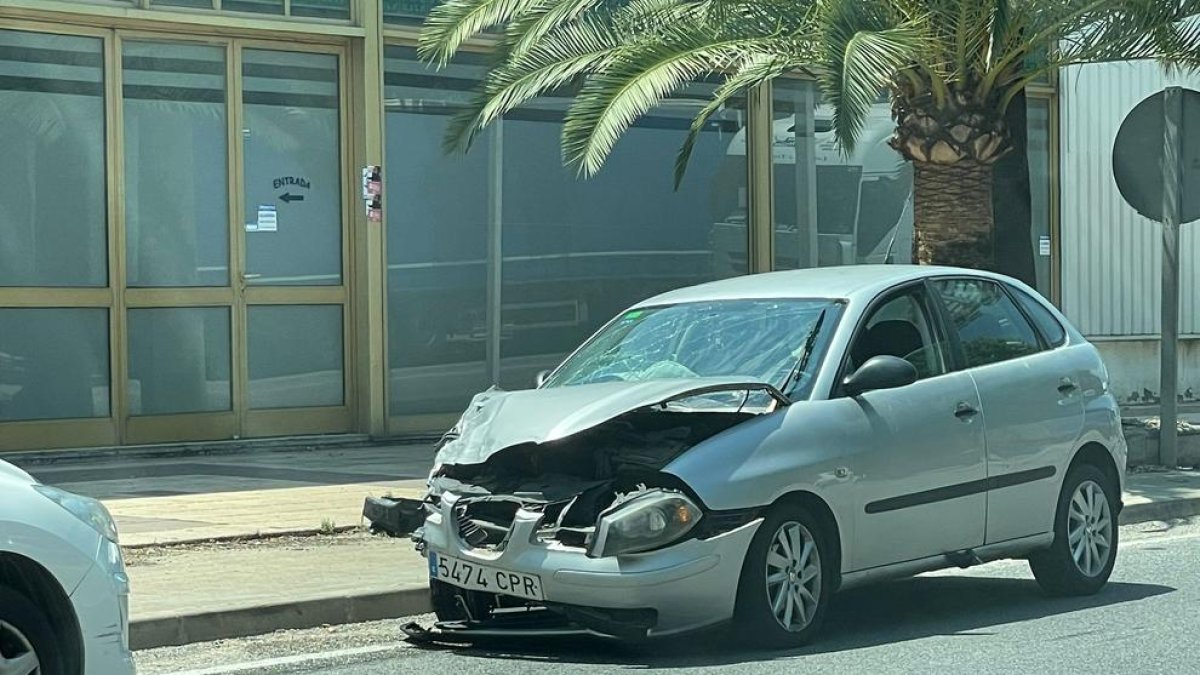 Imagen de uno de los vehículos accidentados.