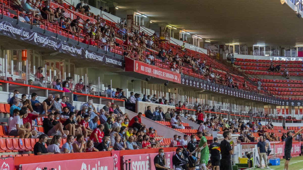 Imagen de las gradas de Tribuna del Nou Estadi en el duelo disputado el miércoles contra el Atlético Levante.