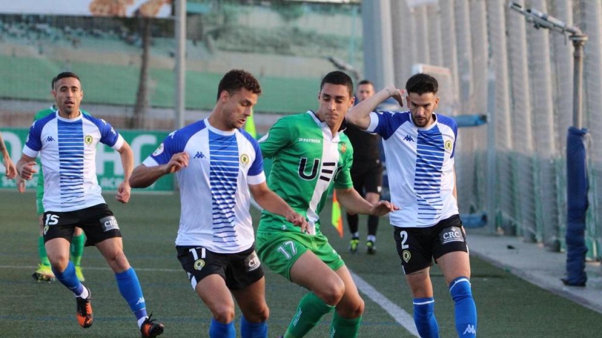 Pablo Fernández en un partido esta temporada contra el Hércules.