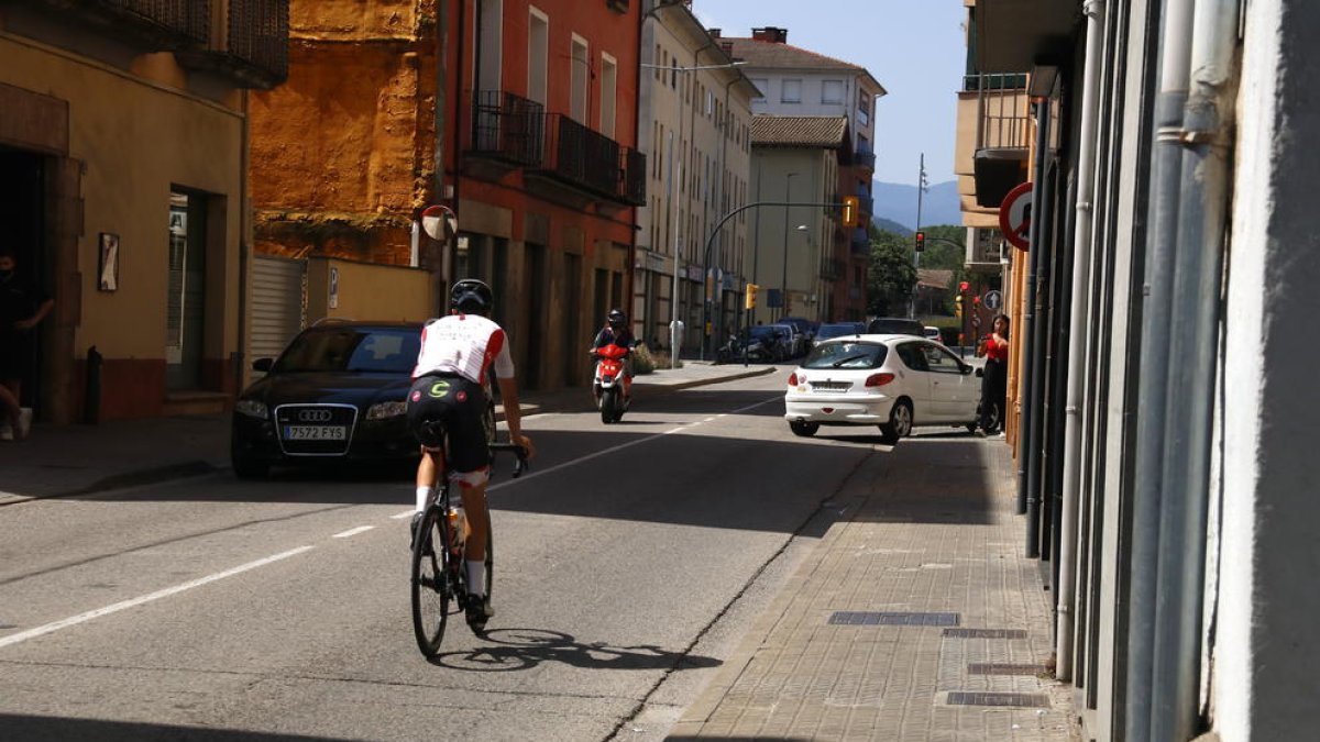 Una imagen de un ciclista.