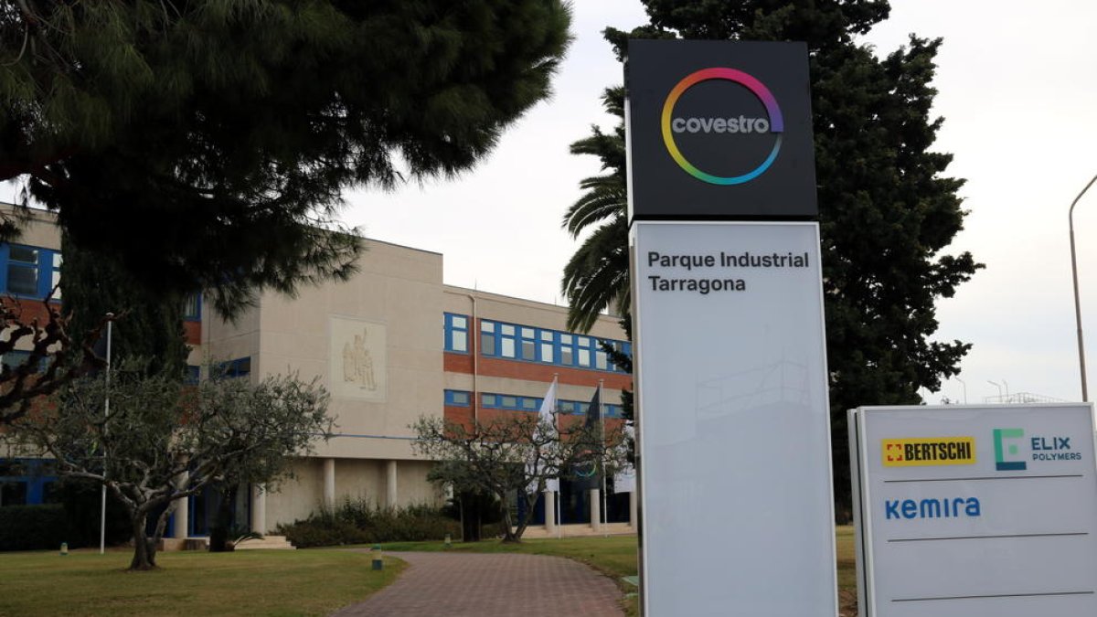 Pla general de la planta de Covestro a Tarragona.