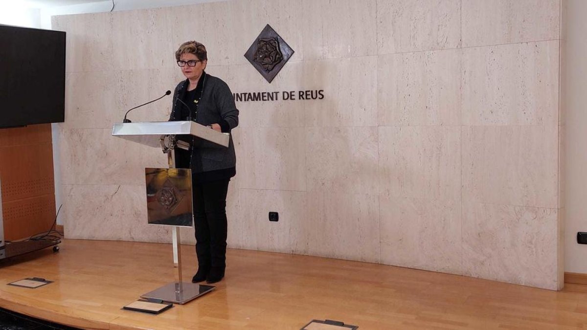 La concejal Teresa Pallarès durante la rueda de prensa.