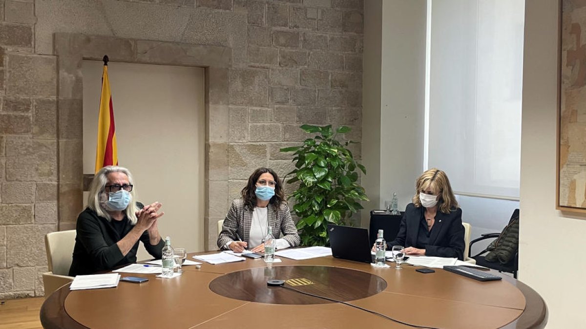 La consellera de la Presidència, Laura Vilagrà, ha encapçalat la Mesa de la Negociació de la Funció Pública.