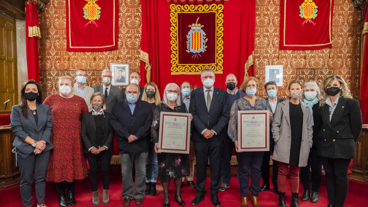 Les hermanas Quílez, junto con todo el equipo de voluntarios, sirven unas 4.000 comidas mensuales.