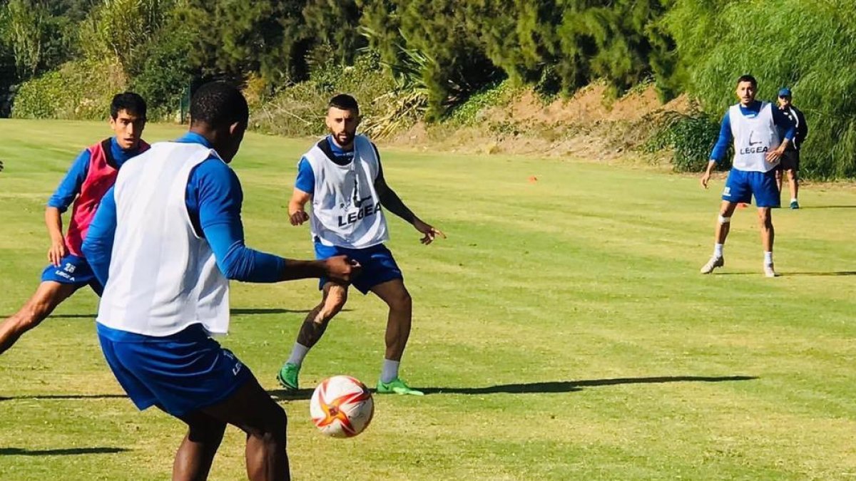 Una imagen del entreno del RB Linense.