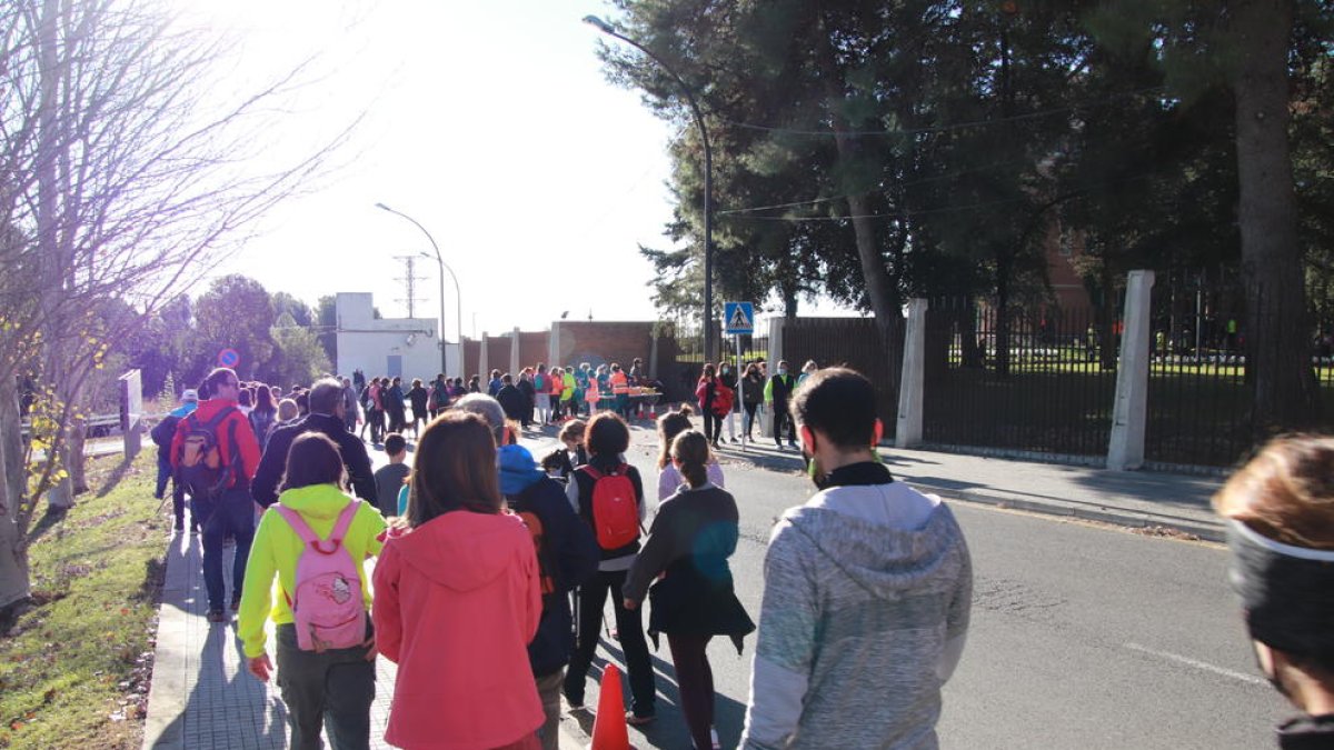 Participan más de 700 personas en Reus en la caminata solidaria a favor de la salud mental