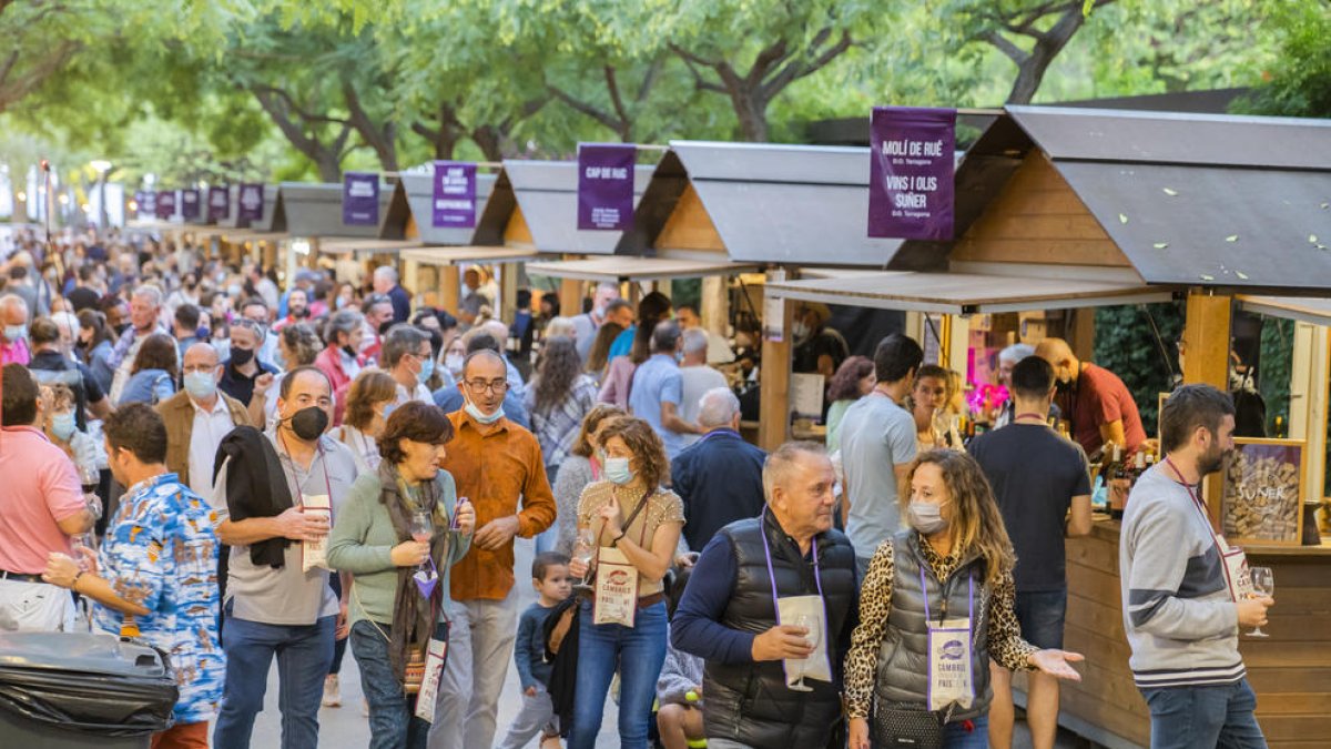 La feria del vino está teniendo una importante afluencia de gente.