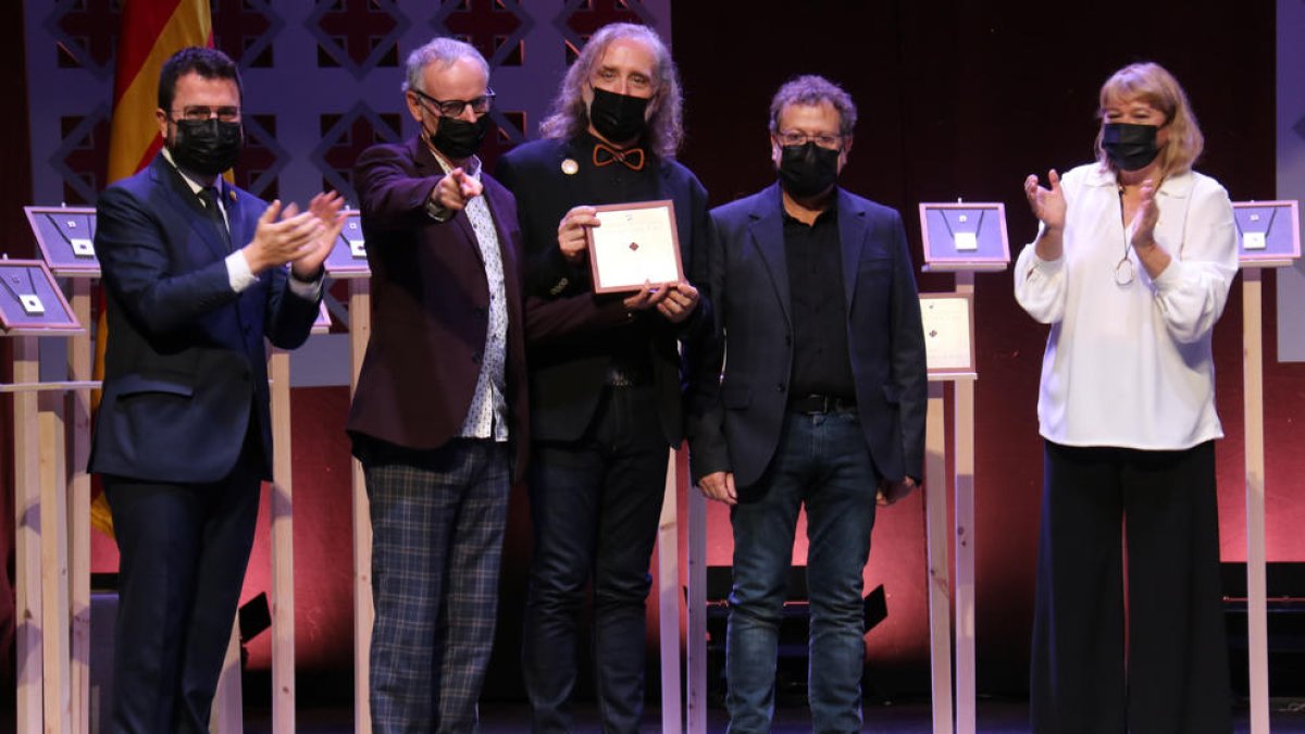 El cantant dels Pets, Lluís Gavaldà, en l'acte d'ahir a la tarda.