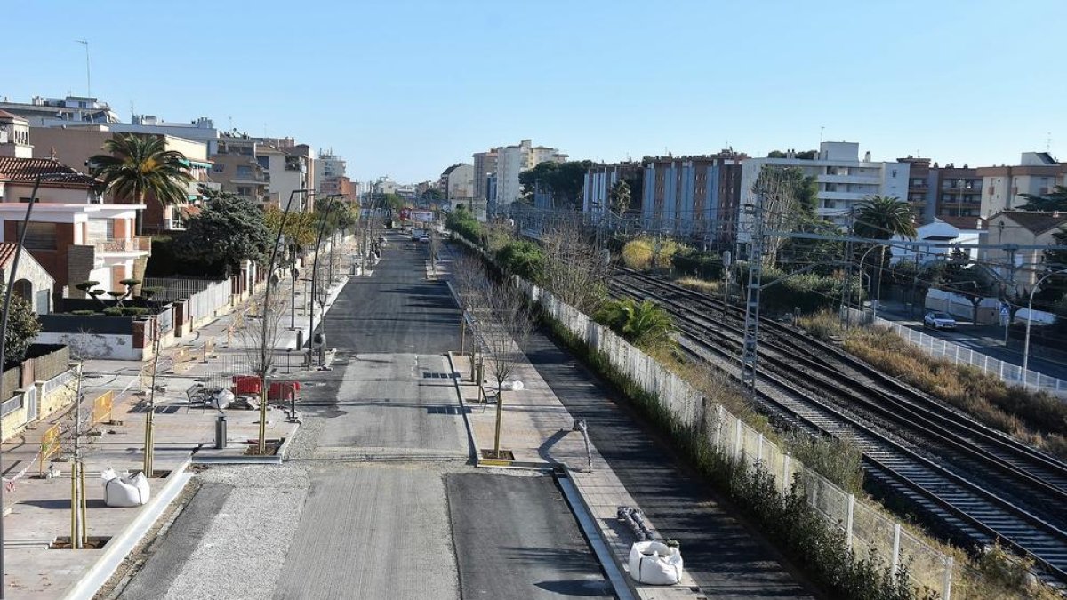 Panorámica de los trabajos que se llevan a cabo entre el paseo de la Sort y el de la Estació.