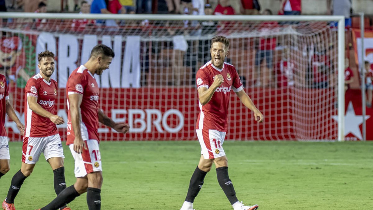 El Nàstic va sense frens (2-0)