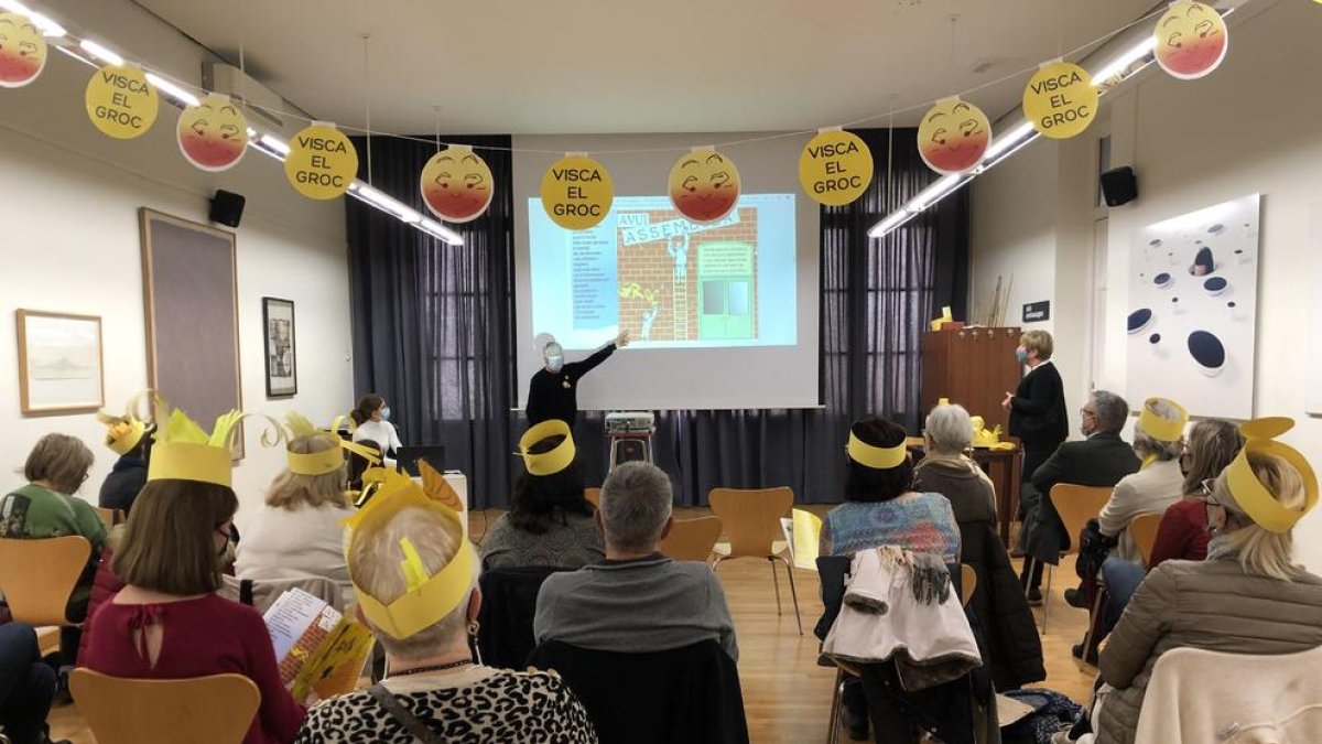 Presentació de l'àlbum il·lustrat a la sala Hortensi Güell del Centre de Lectura de Reus.