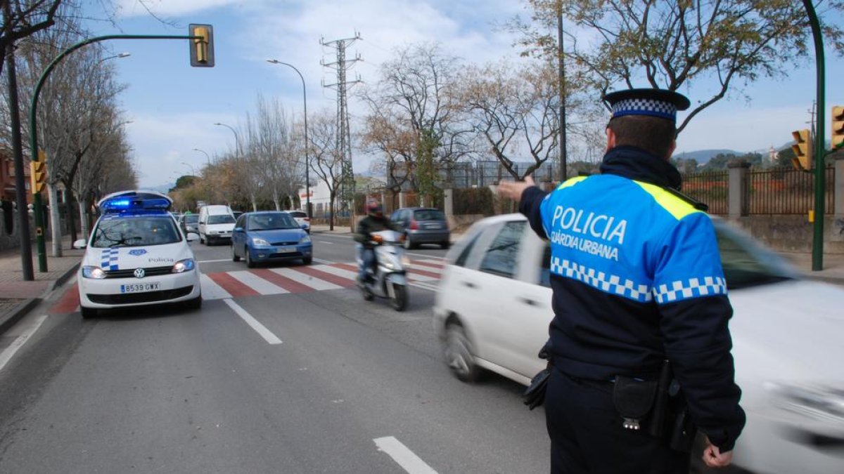 Imatge d'arxiu d'un agent de la Guàrdia Urbana.