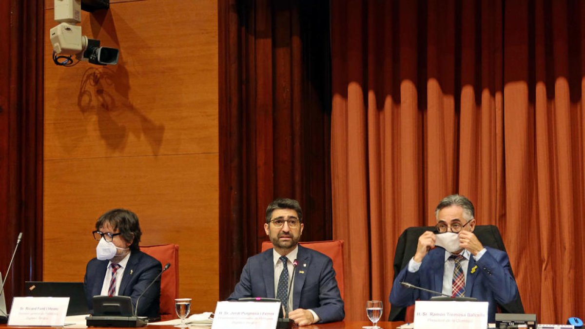 El vicepresident i conseller de Polítiques Digitals i Territori, Jordi Puigneró, durant la seva compareixença al Parlament per informar del pressupost.