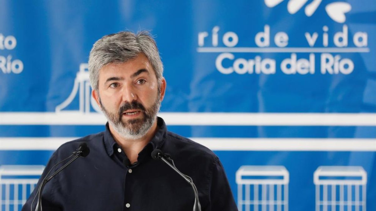 El alcalde de Coria del Río.