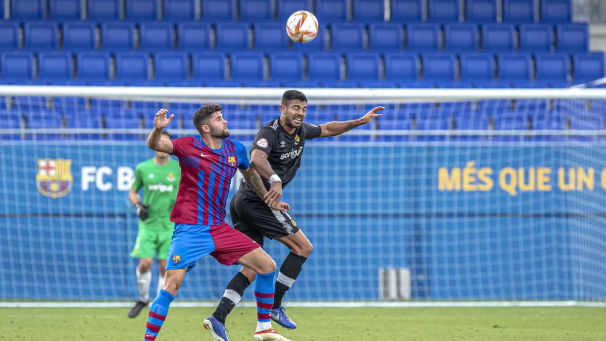 Aythami Artiles, durant un moment de l'amistós entre el Barça B i el Nàstic, que va acabar amb empat i sense gols.