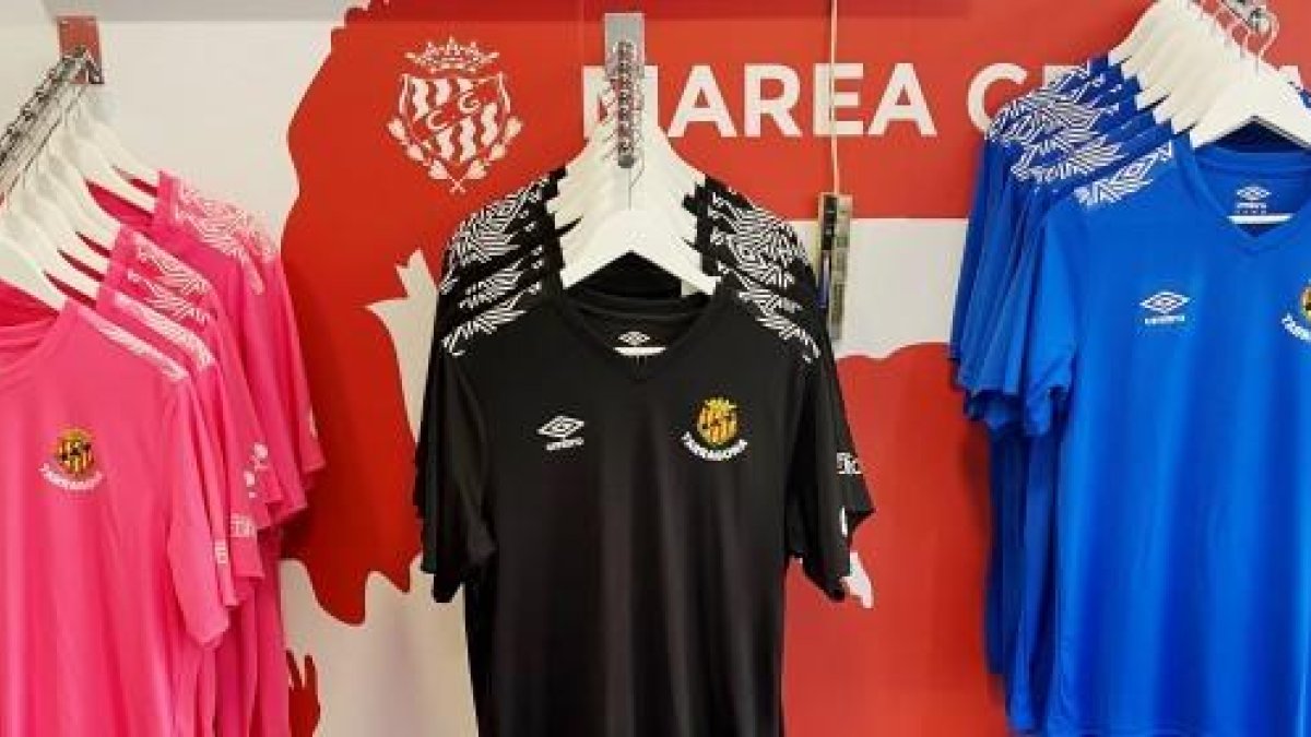 Las tres camisetas oficiales de entrenamiento de la gamma Umbro.