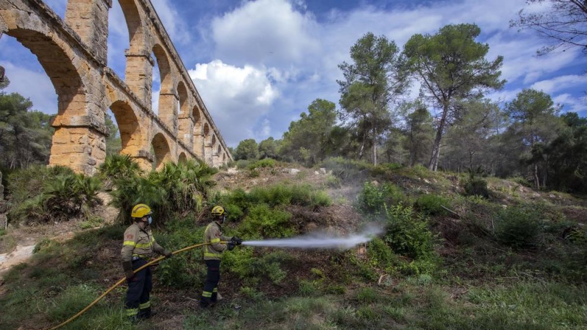 Actuació dels Bombers a l'Àrea de Seguretat al Pont del Diable.