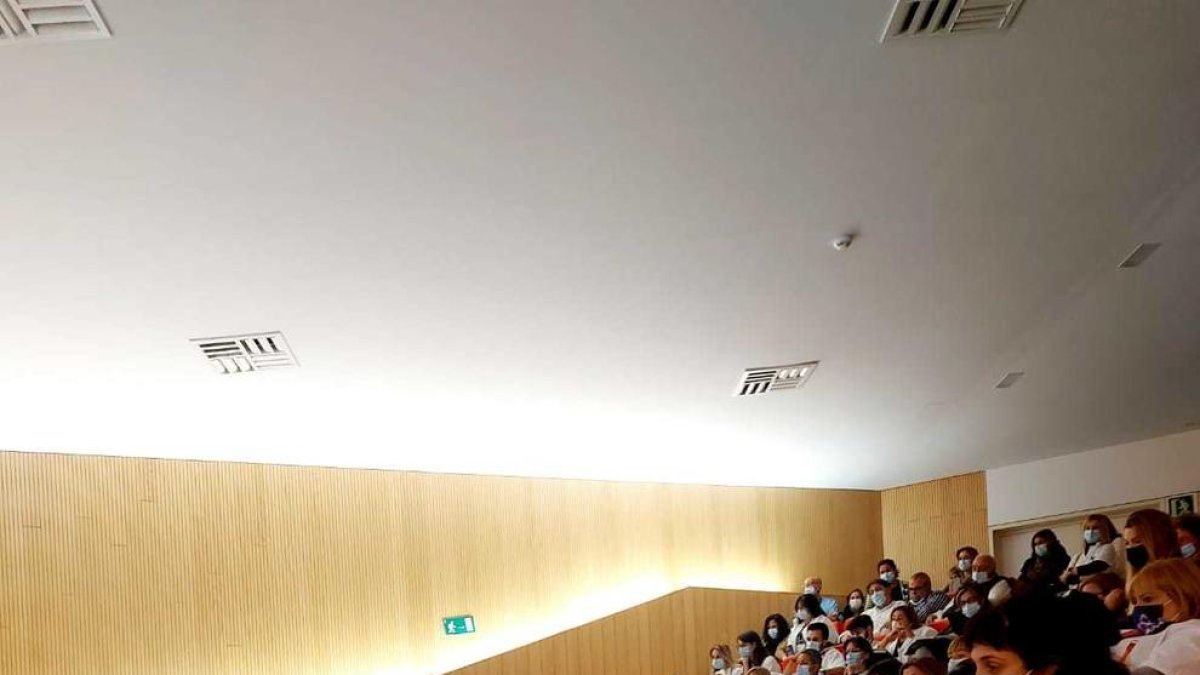 L'assemblea de treballadors celebrada ahir a l'Hospital de Reus.