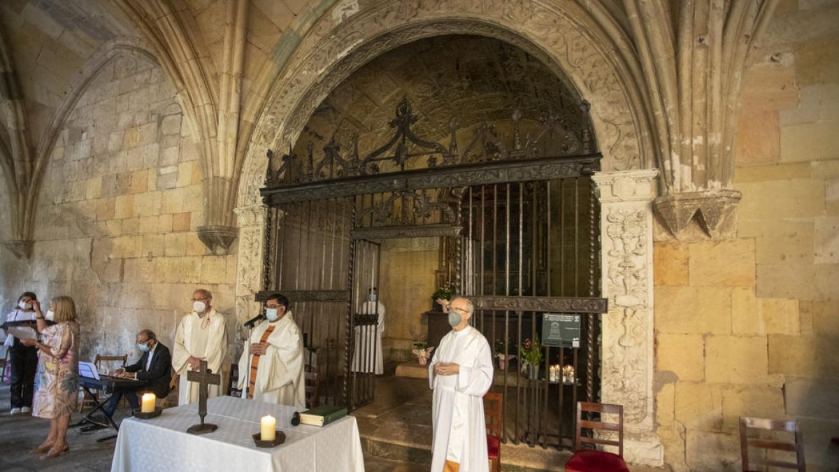 La reja, que fecha de 1536, ha sido restaurada durante dos años pe taller Mellado.