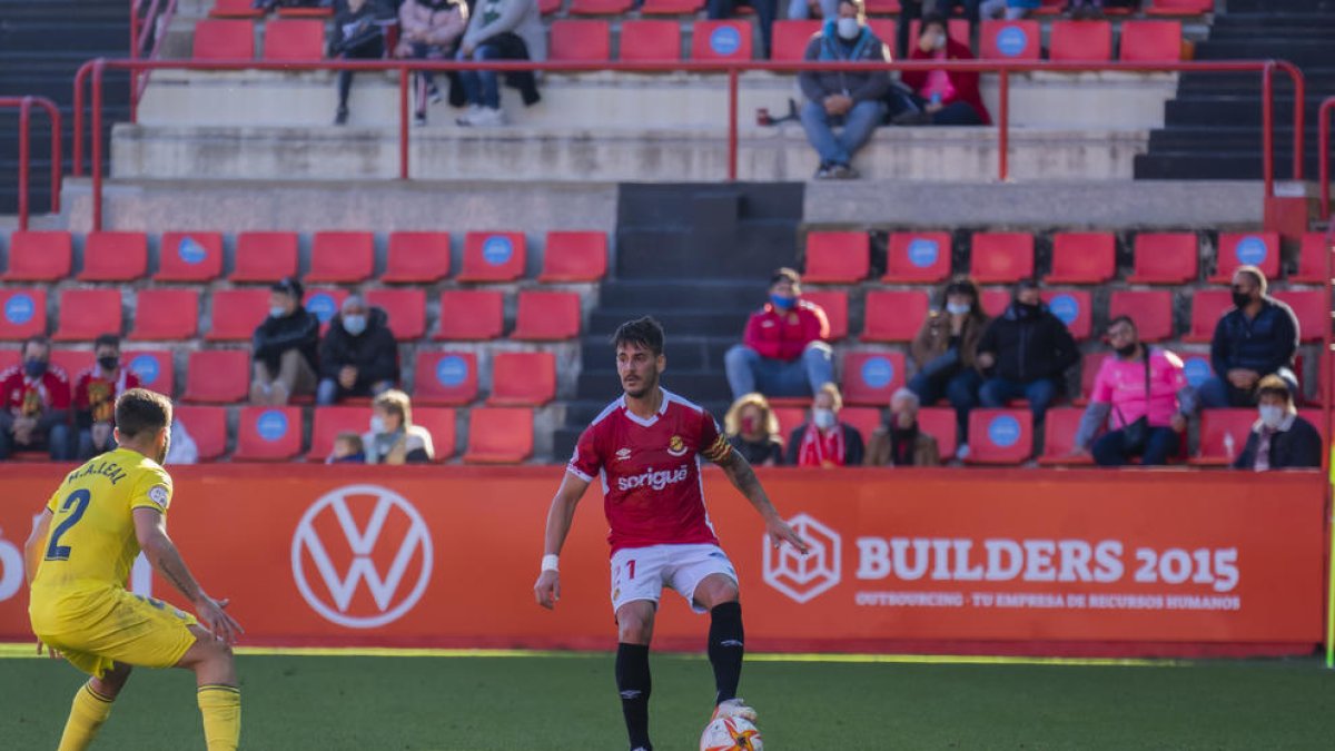 Joan Oriol durant l'últim partit disputat al Nou Estadi aquesta temporada contra el Villarreal B, que va acabar amb victòria grana.