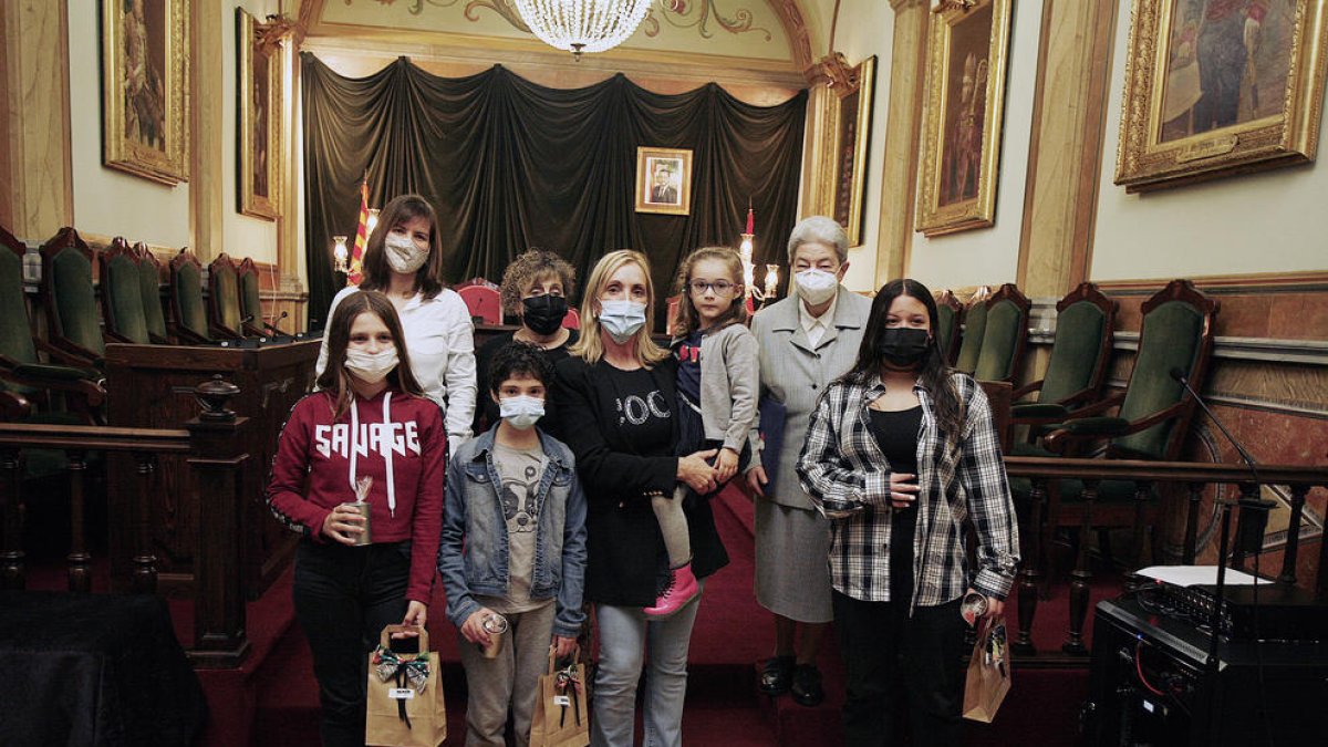 Foto de familia de las mujeres que llevan el nombre de la patrona.