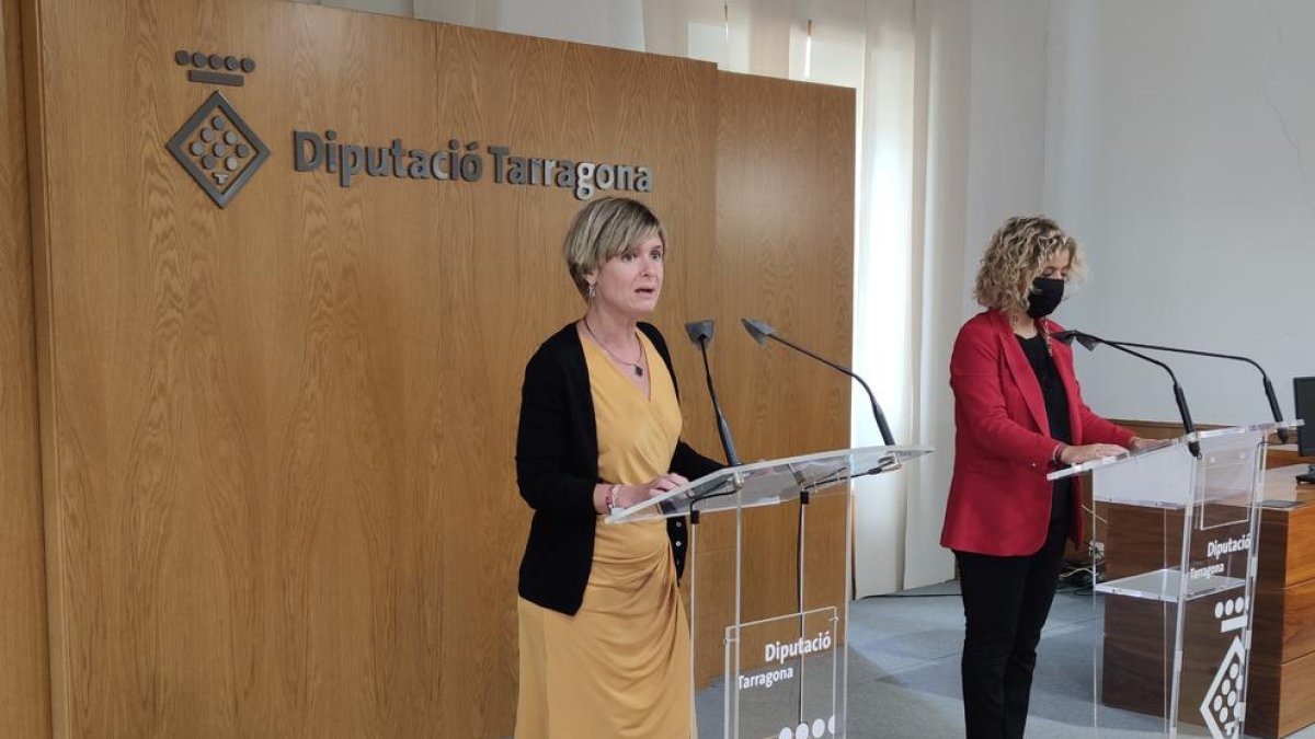 La presidenta de la Diputació de Tarragona, Noemí Llauradó, durant la roda de prensa.