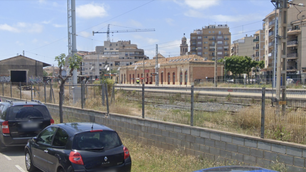 Imagen de las vías de ten a su paso por el Vendrell.