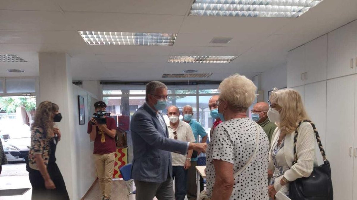 Visita del alcalde Pau Ricomà y la consejera María José López al hogar Tàrraco.