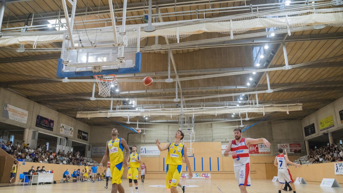 El Pavelló Salou Centre ha acollit un partit entre el CB Salou i el CB Valls, també de Lliga Catalana.