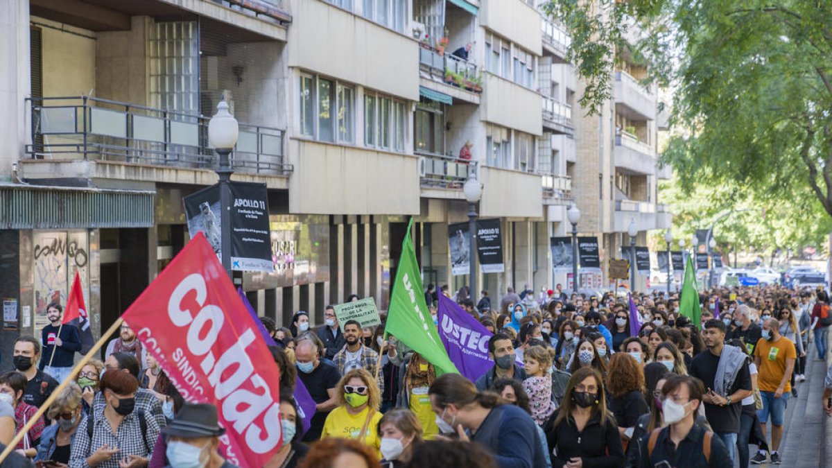 Centenars de persones van recórrer la Rambla Nova de Tarragona contra l'anomenat Decret Iceta.