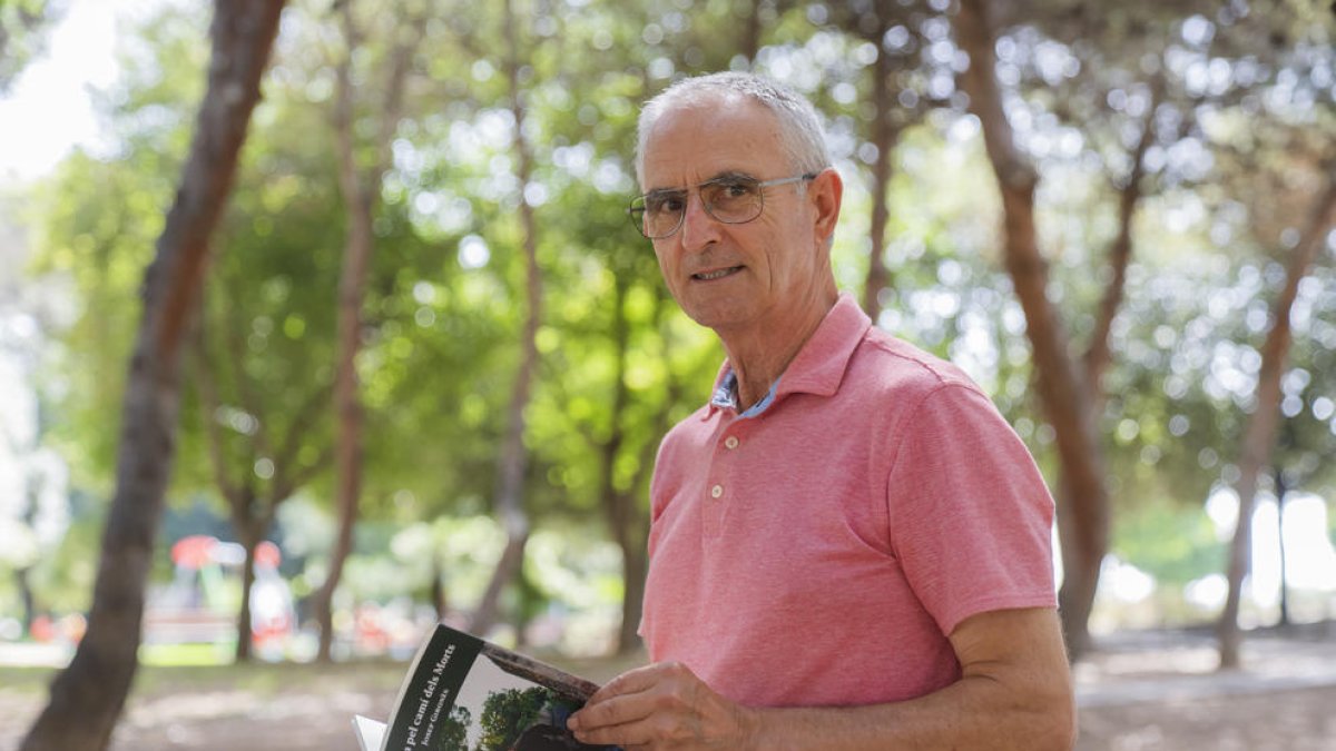 L'escriptor Josep Gironès, aquest dilluns a la ciutat de Tarragona.