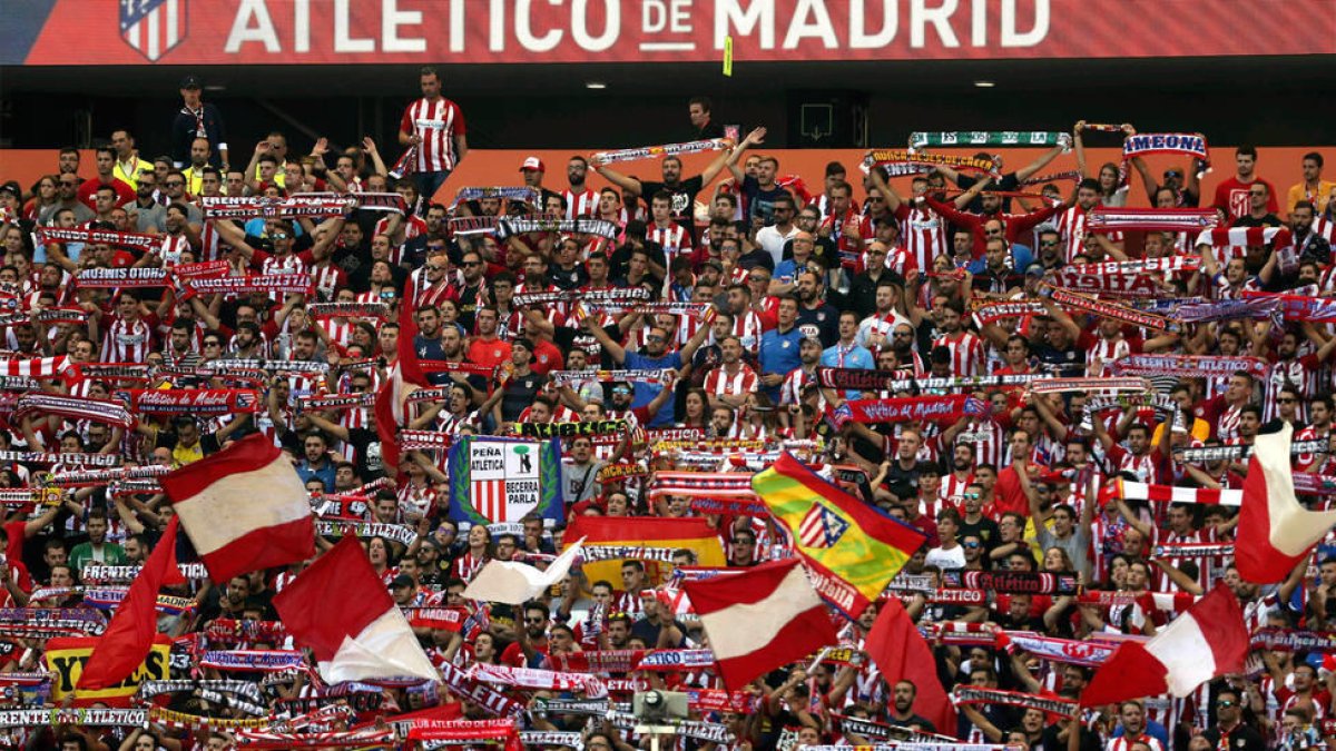 Afición en el Wanda Metropolitano.